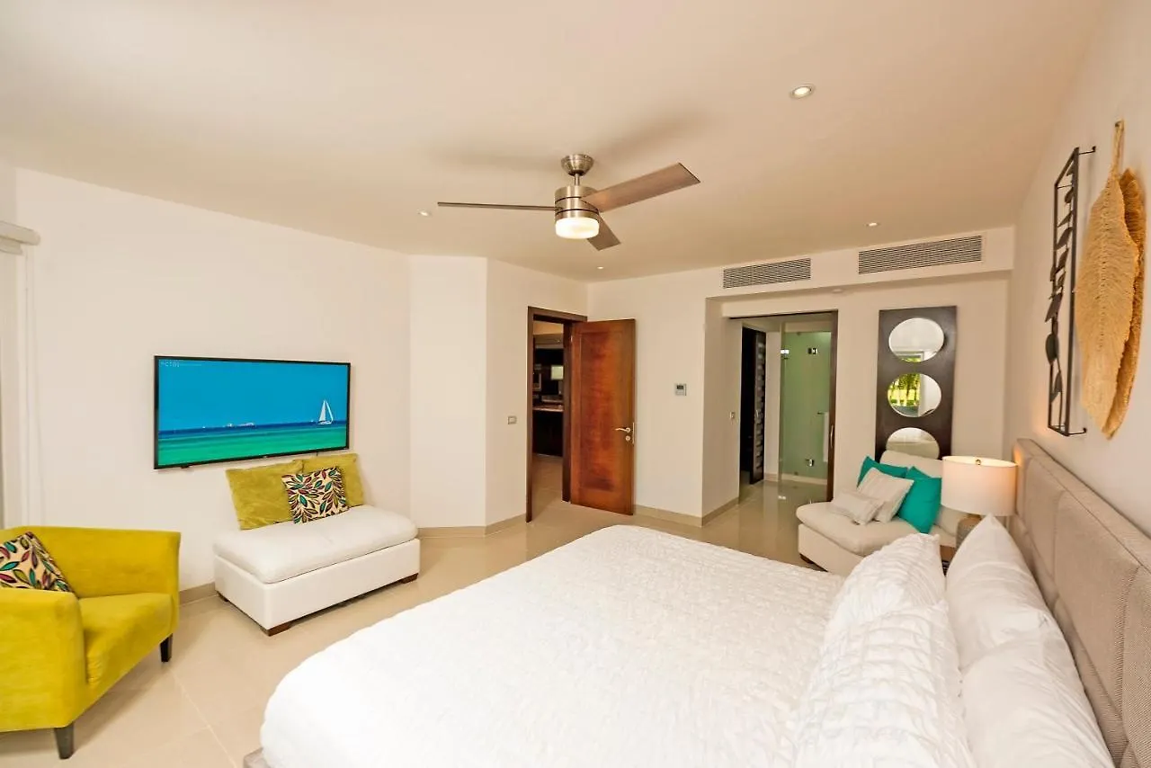 Апартаменты Mareazul Luxury Beach Front Complex Secret Paradise Плая-дель-Кармен