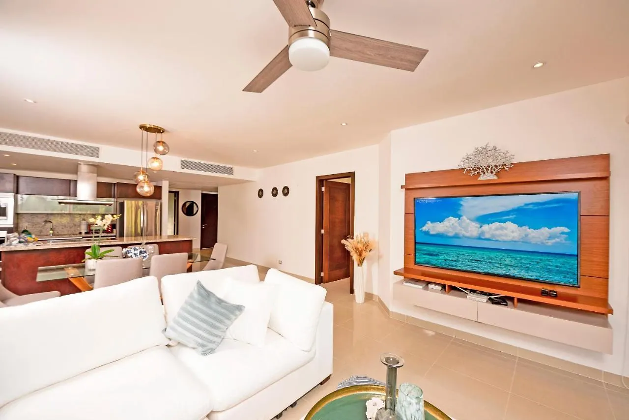 Апартаменты Mareazul Luxury Beach Front Complex Secret Paradise Плая-дель-Кармен